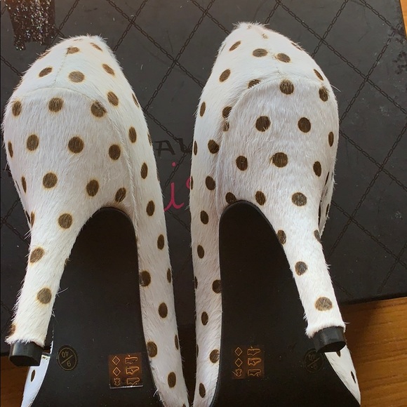 Chinese Laundry Elise dot Secrets & Lies pumps - Picture 8 of 9